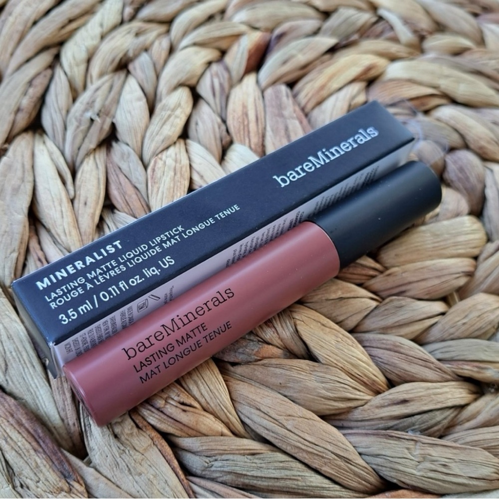 bareMinerals BRAVE Mineralist Lasting Matte Liquid Lipstick NIOB